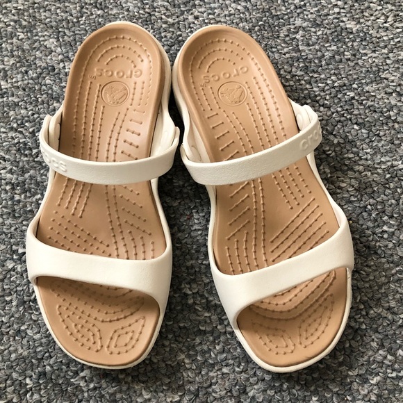 crocs cleo sandals size 8